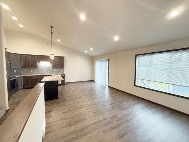 Southridge Townhomes Living