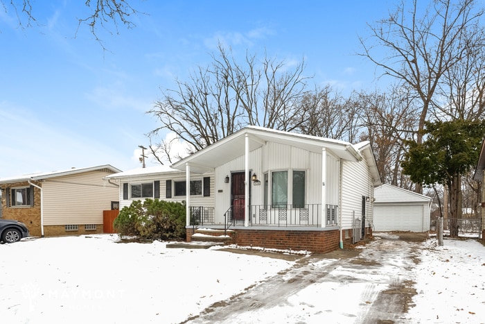 Photo - 930 Colonel Dr