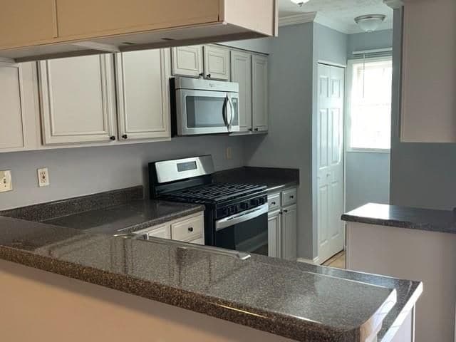 Photo - 6721 Trafalger Square