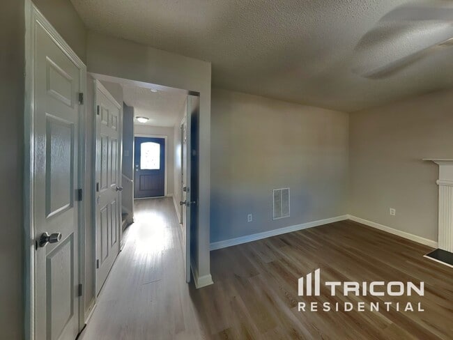 Photo - 2121 Serenity Dr NW