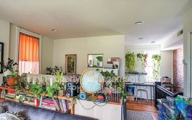 Photo - 5117 Pine St Unit 3