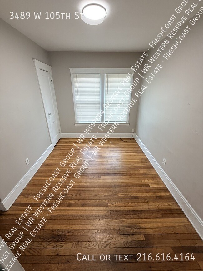 Photo - 3489 W 105th St Unidad 2