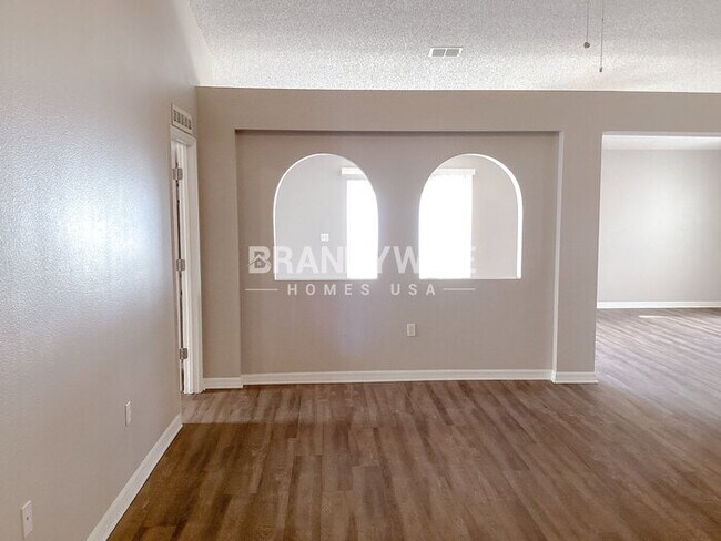 Photo - 10426 Fly Fishing St