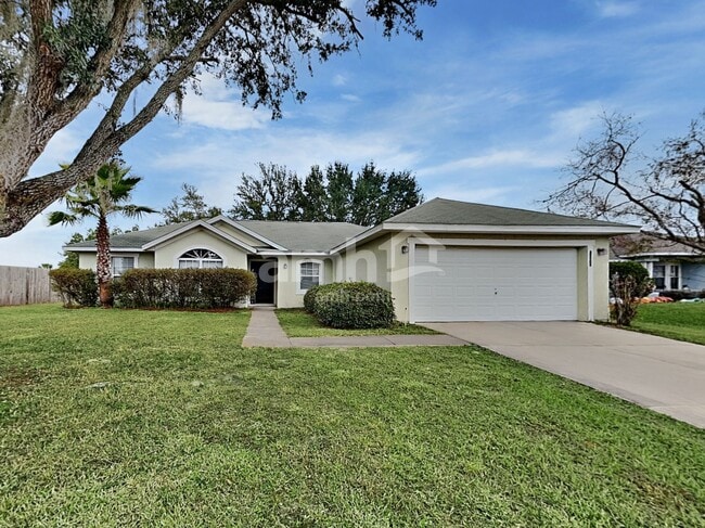 Building Photo - 1322 Lake Idamere Blvd