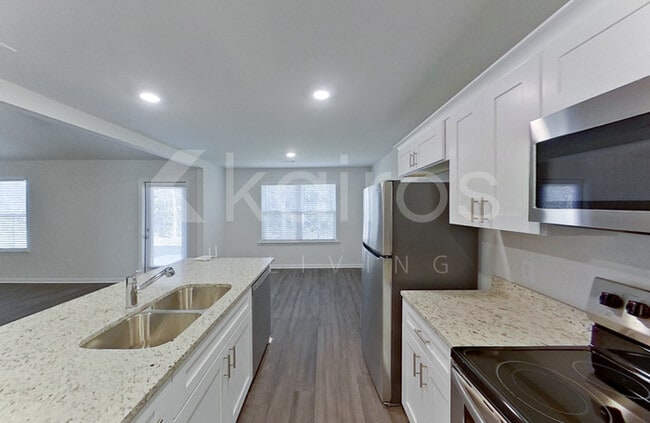 Photo - 132 Western Red Cedar Dr