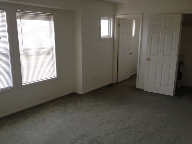 Photo - 1147 Woodward Hts Unit Woodward Heights Condo