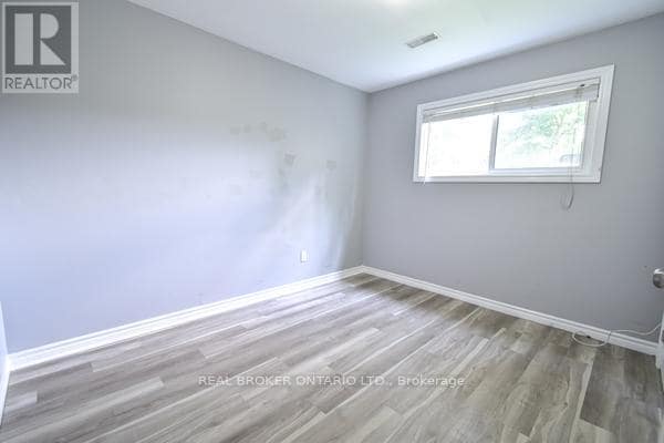 Photo - 65 Ottaway Ave Unité Lower