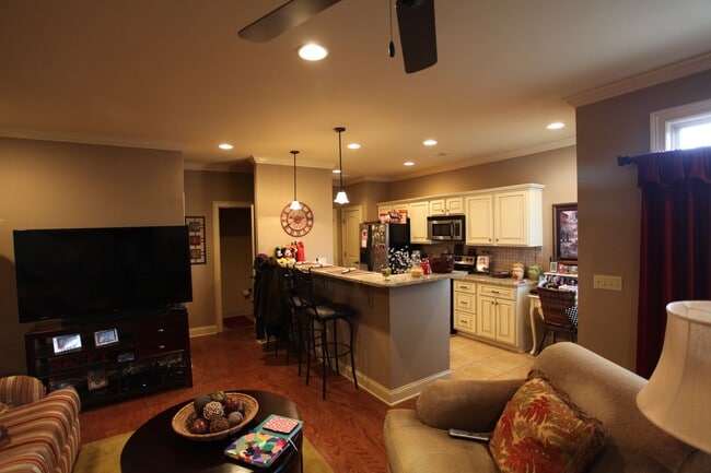 Photo - 3 Bed/3.5 Bath Runningvine Townhome Available in August!