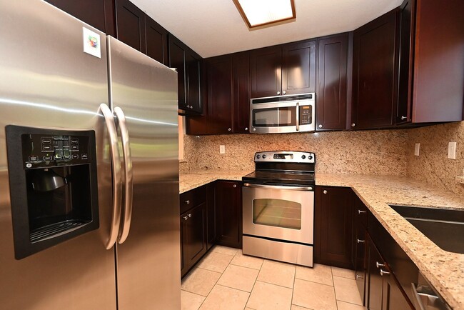 Building Photo - $3,625 / 3BR - GORGEOUS TOWNHOME IN CENTRAL NEWARK