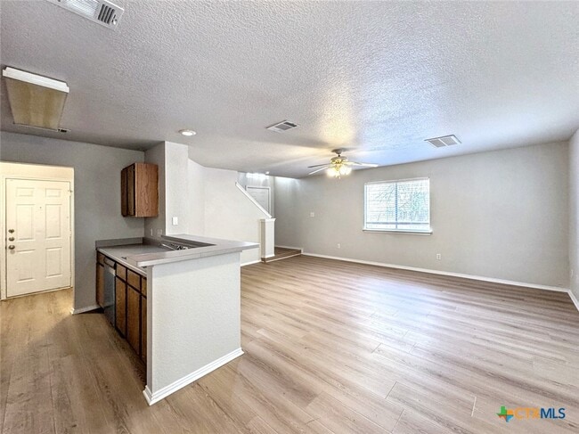 Photo - 867 Sagewood Trail