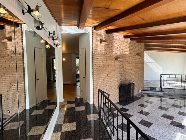 1965 Grape Ave