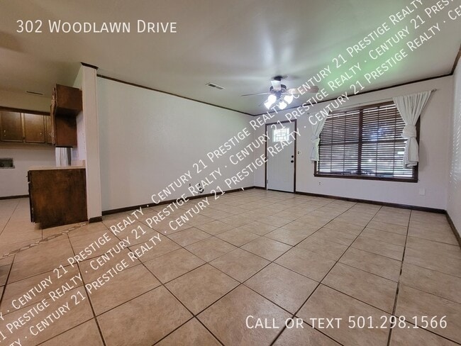 Photo - 302 Woodlawn Dr
