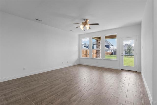 Photo - 704 Amenduni Ln