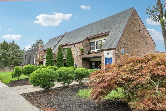 Building Photo - The Crossings at Neshaminy Apartments
