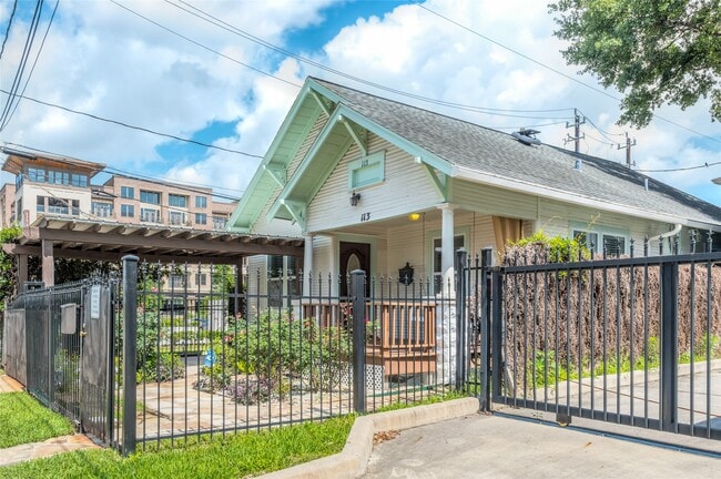 Photo - 113 W 5th St