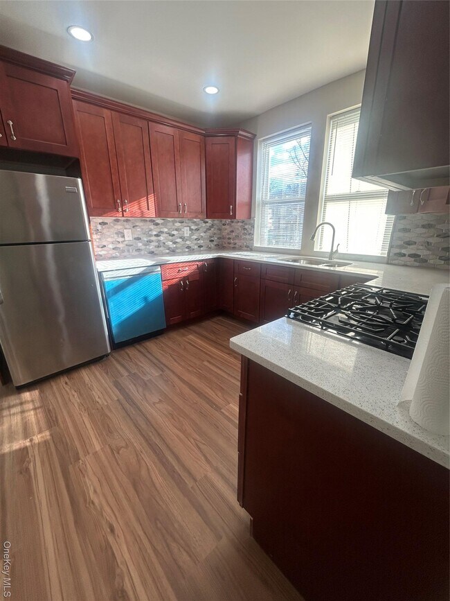 Photo - 33 Horatio St Unit 2 L