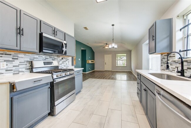 Building Photo - 4706 E Ridge Creek Dr