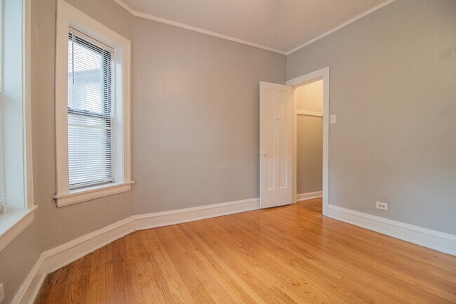Photo - 2056 W Arthur Ave Unit 1W