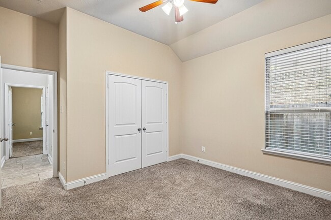 Building Photo - 4850 Palomar Ln