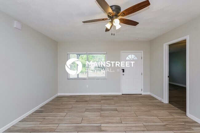 Photo - 4 Bedroom Pet-Friendly Home in LARGO, FL with Main Street Renewal