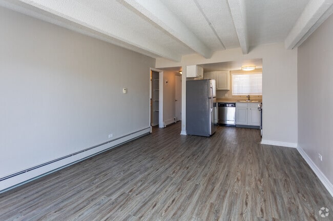 1BR, 1BA - 570SF
