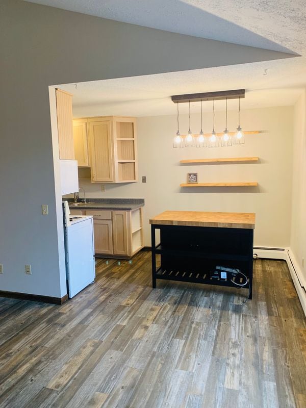 Photo - 932 Westbrooke Way