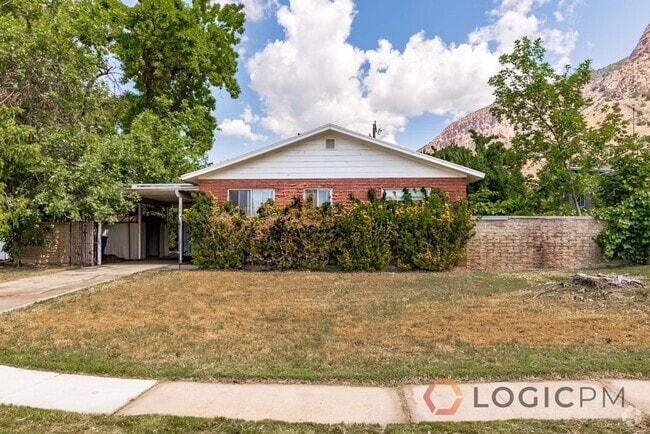 Building Photo - Gorgeous Home in Great Location!