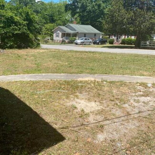 Photo - 112 Second St SW