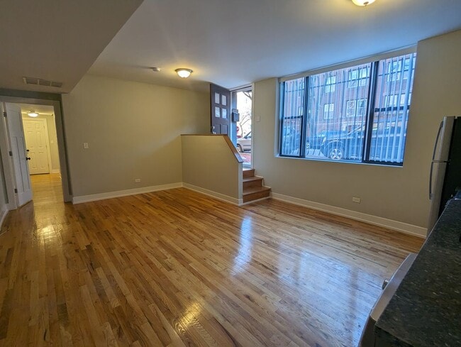 Building Photo - 2900 N Mildred Ave Unit 900-GDN