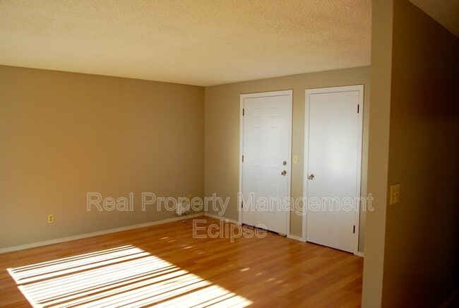 Photo - 6130 W Beech St Unit Apt 2