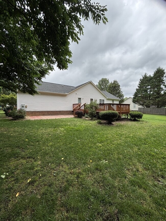 Photo - 60 Stratford Dr