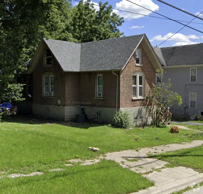Building Photo - 718 S 5th St Rental