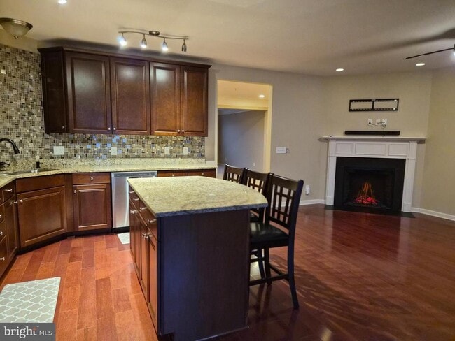 Photo - 15234 Torbay Way