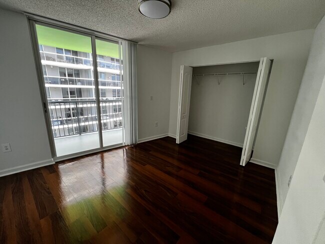 Photo - 349 NE 33rd St Unit B2