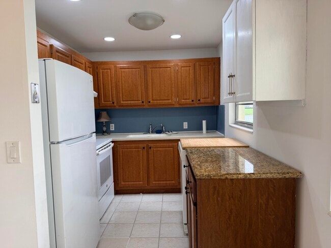 Photo - 52 Dorset Dr Unit B