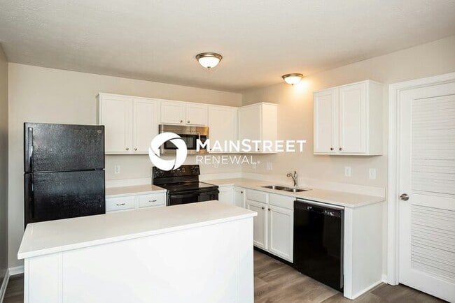 Photo - 4 Bedroom Pet-Friendly Home in Indianapolis, IN with Main Street Renewal