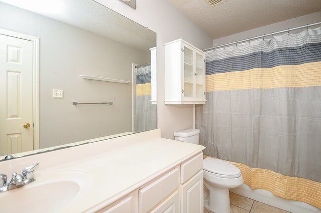 Building Photo - 707 New Pines Dr Rental