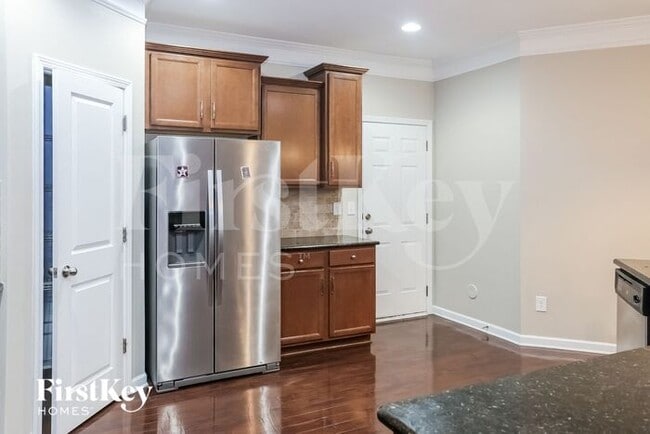 Photo - 132 Renville Pl