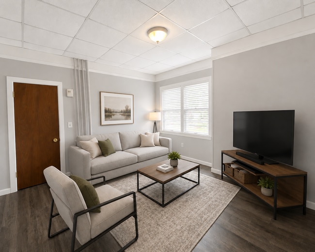 Building Photo - 1 bed/1 bath in Heritage Hill ( first floor) Unit Lyon 1