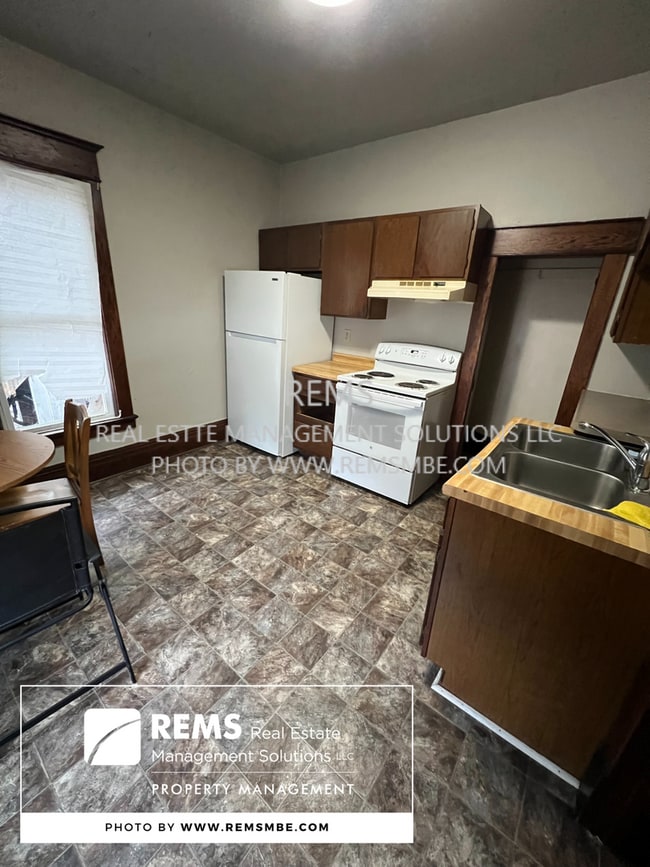 Photo - 420 N Pine St Unidad 1-Front