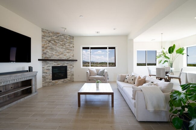 Photo - Stunning 3-Bedroom Home with Mountain Views in Tessera