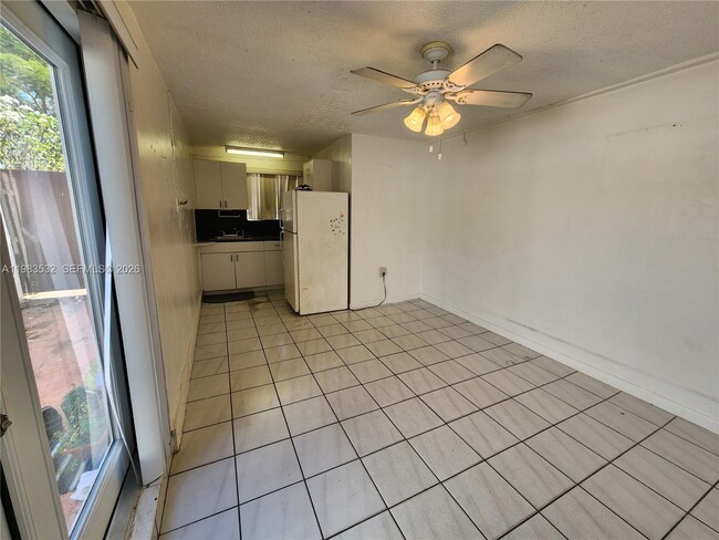 Photo - 2210 SW 89th Ct Unidad 0