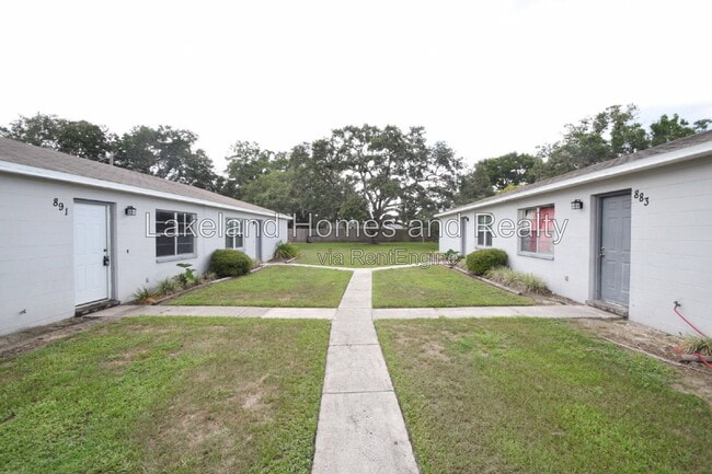 Photo - 891 School House Rd