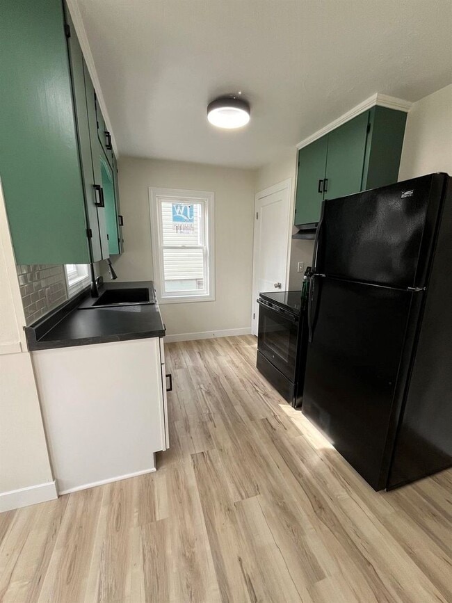 Photo - Spacious Two Bedroom!