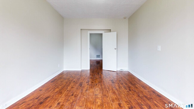48 Henry St Unit 2R
