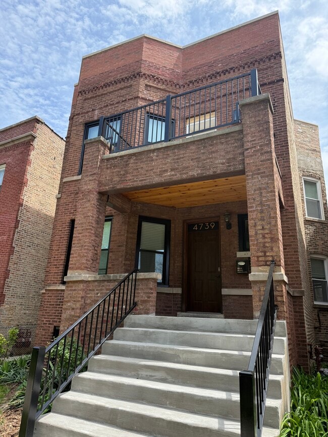 Building Photo - 4739 N Albany Ave Unit 1