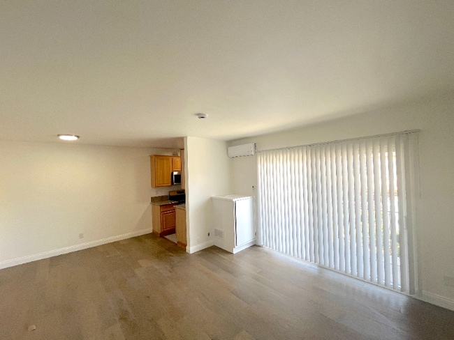 Photo - 10753 Palms Blvd Unit 4