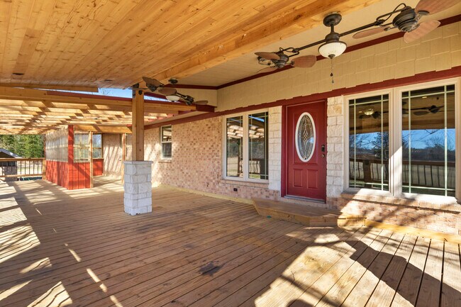 278 County Rd 2415