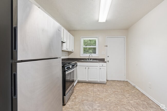 2BR, 1BA - 730SF - Kitchen