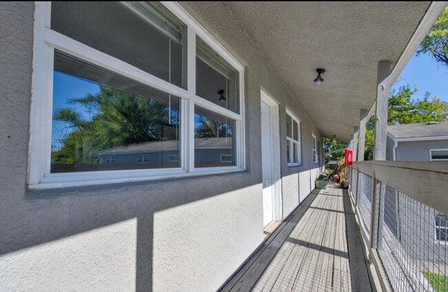 Photo - 474 1/2 E Norwich Ave Unit B